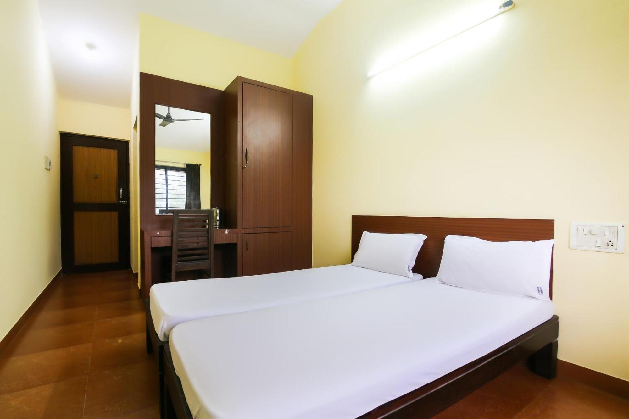 Hotel O Raviraj Classic Cana Екстер'єр фото