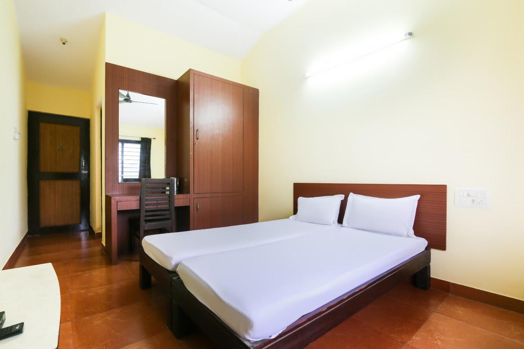 Hotel O Raviraj Classic Cana Екстер'єр фото